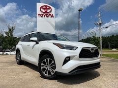 Used 2023 Toyota Highlander XLE SUV in Oxford, MS