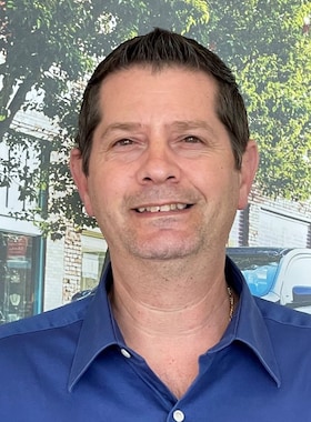 Staff member John Mardis from ID_12f5c62a1655