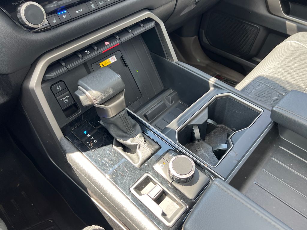 2024 Toyota Tundra Limited - Photo 23