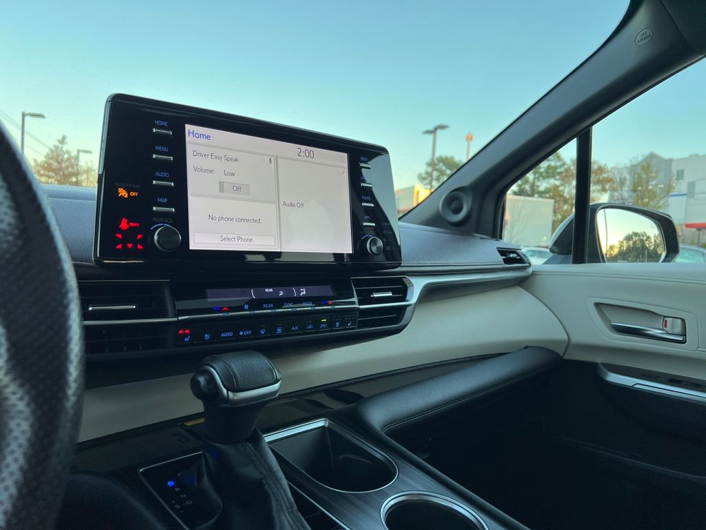 2022 Toyota Sienna Platinum - Photo 24