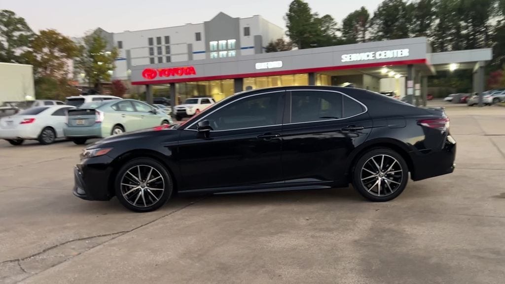 Used 2022 Toyota Camry SE Sedan