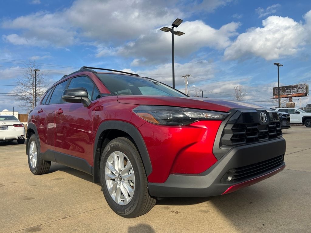 2026 Toyota Corolla Cross LE's photo