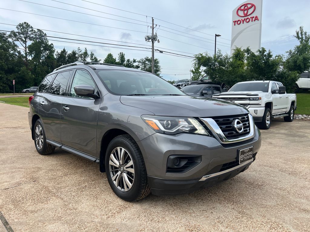 2018 Nissan Pathfinder S 2WD's photo
