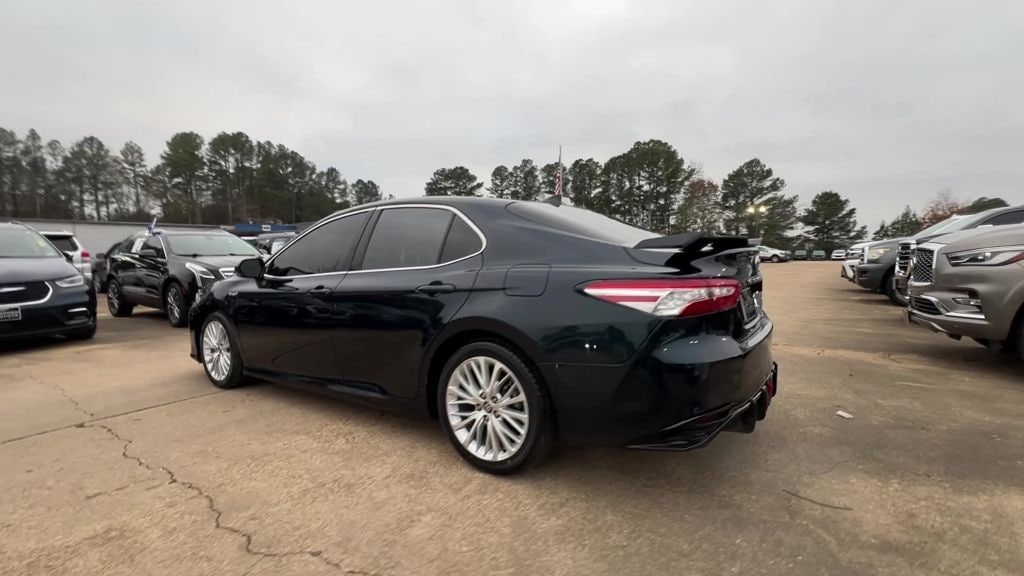 Used 2020 Toyota Camry Hybrid XLE Sedan