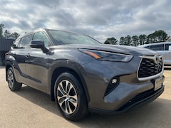 Used 2022 Toyota Highlander XLE SUV in Oxford, MS