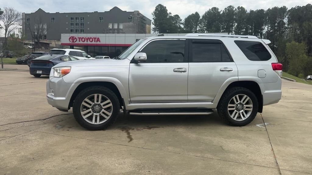 2013 Toyota 4Runner SR5 photo 3