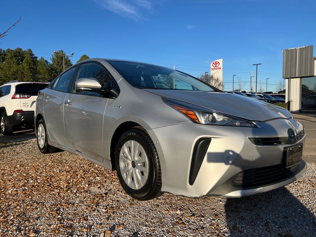 2019 Toyota Prius LE's photo
