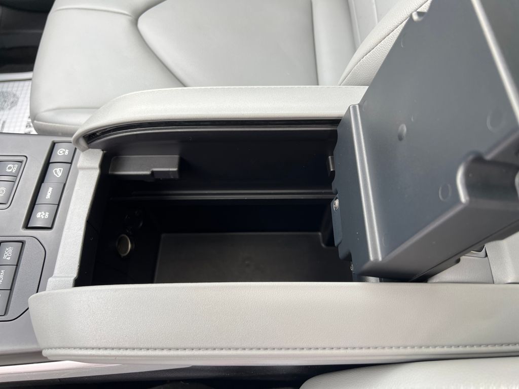 2022 Toyota Highlander XLE - Photo 19