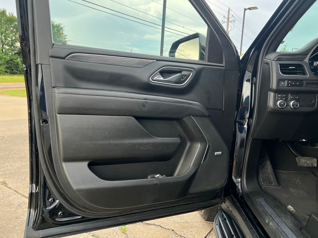 2023 GMC Yukon XL SLT - Photo 11