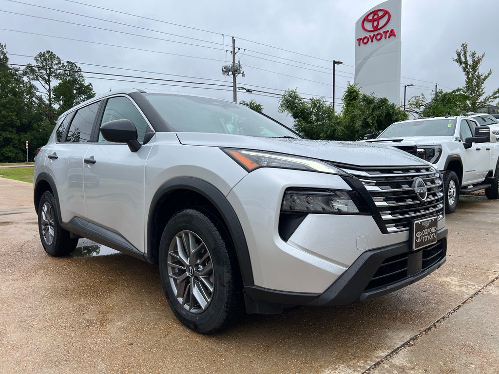 2024 Nissan Rogue S AWD's photo