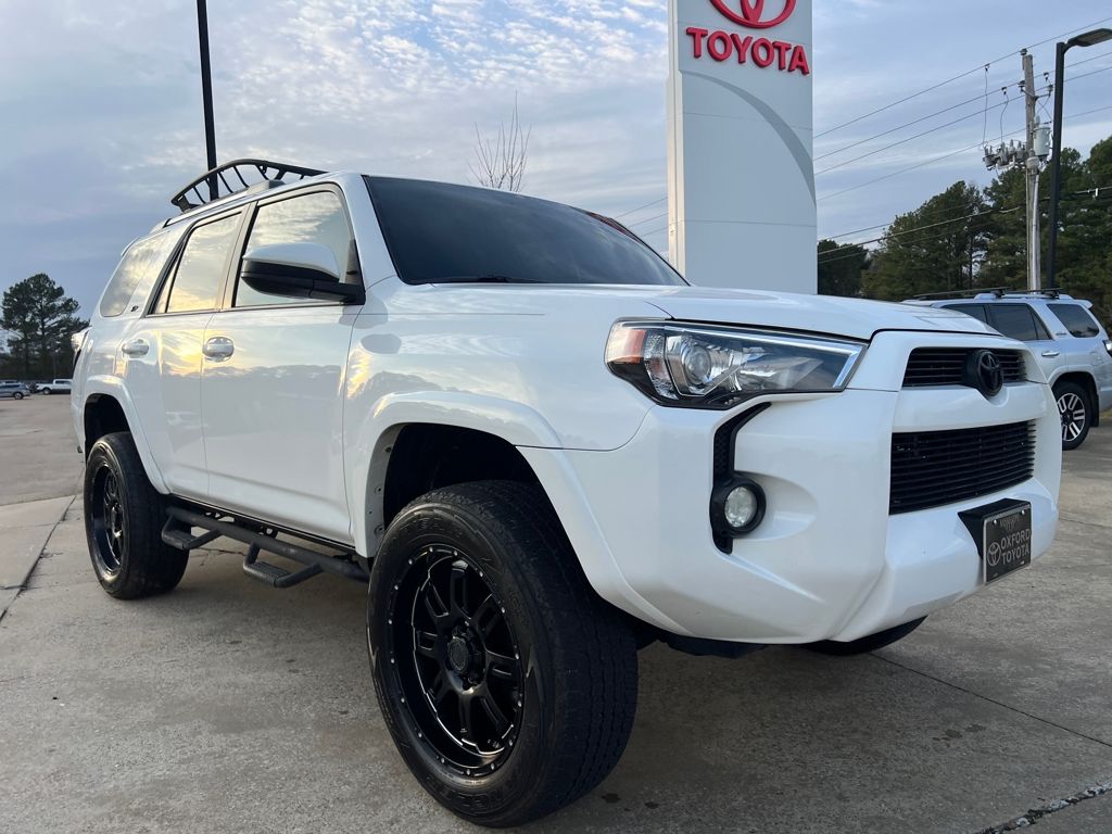 2019 Toyota 4Runner SR5's photo