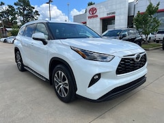 Used 2022 Toyota Highlander XLE SUV in Oxford, MS
