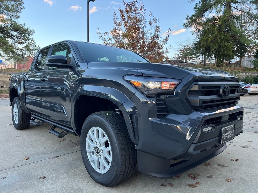 2025 Toyota Tacoma SR5's photo