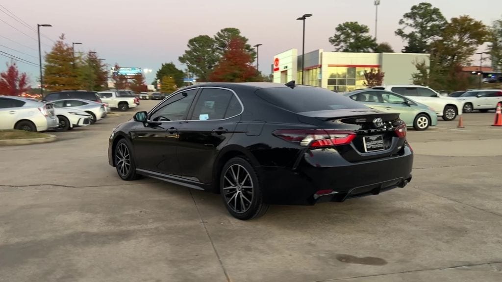 Used 2022 Toyota Camry SE Sedan