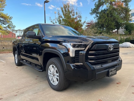 2026 Toyota Tundra SR5 Truck CrewMax 4WD CrewMax