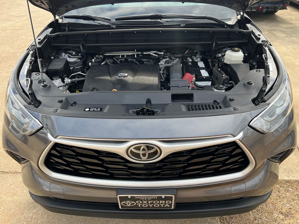 2022 Toyota Highlander XLE - Photo 13