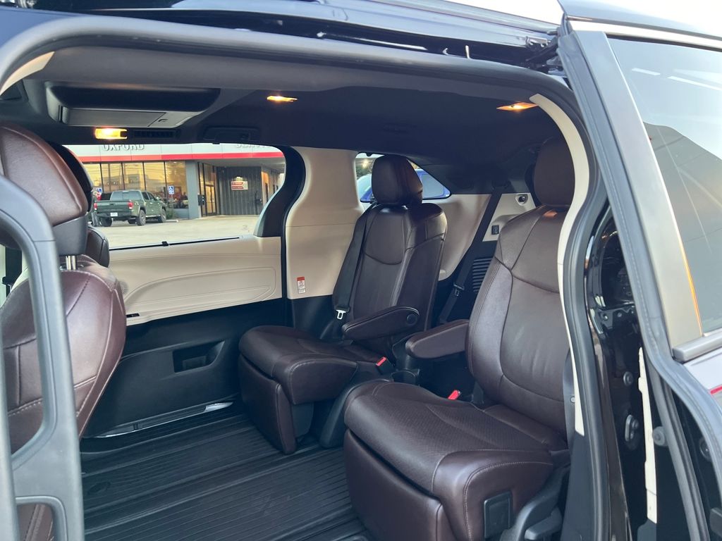 2022 Toyota Sienna Platinum - Photo 27
