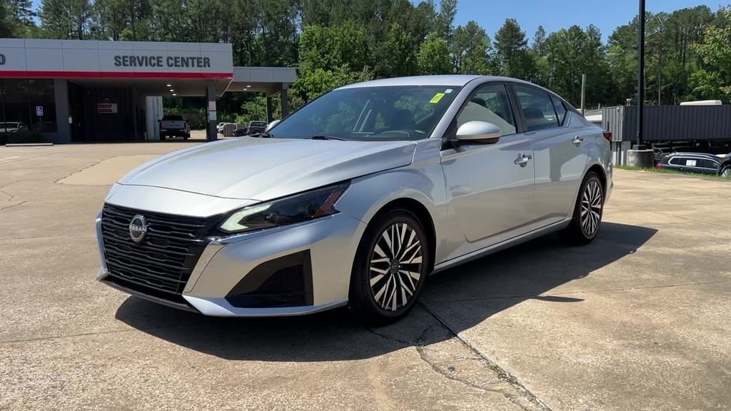 Used 2023 Nissan Altima SV with VIN 1N4BL4DV6PN331004 for sale in Oxford, MS