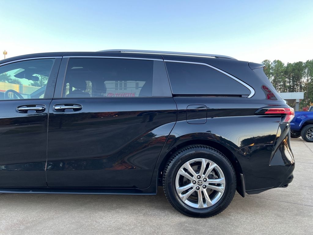 2022 Toyota Sienna Platinum - Photo 31