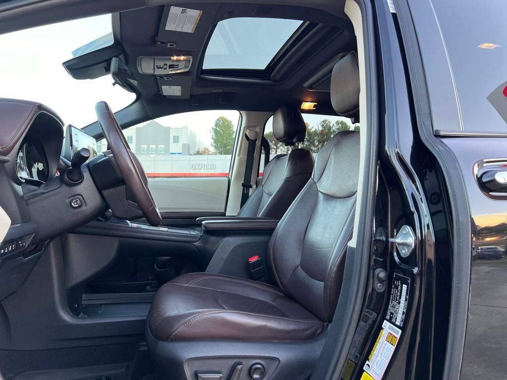 2022 Toyota Sienna Platinum - Photo 10