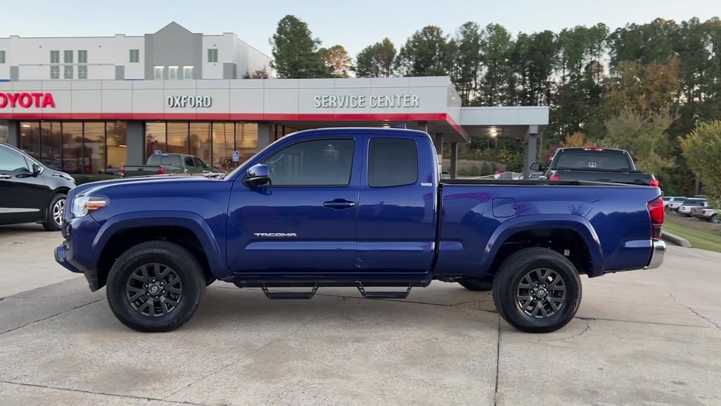 2023 Toyota Tacoma SR5 photo 2