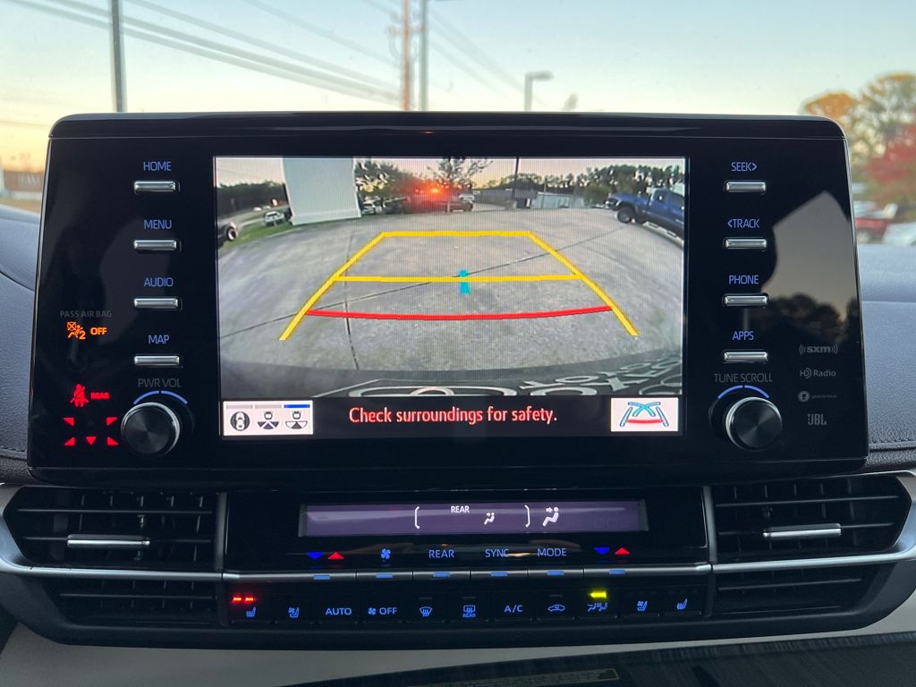 2022 Toyota Sienna Platinum - Photo 23