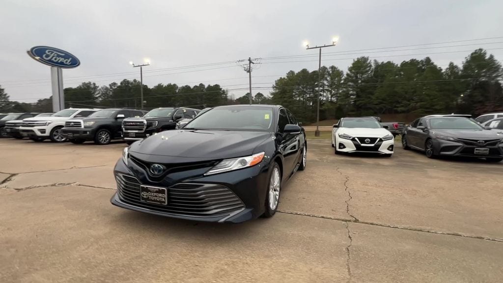 Used 2020 Toyota Camry Hybrid XLE Sedan