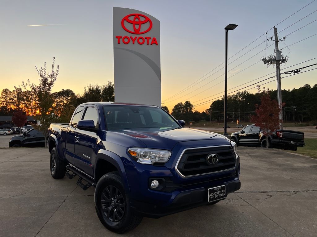 2023 Toyota Tacoma SR's photo