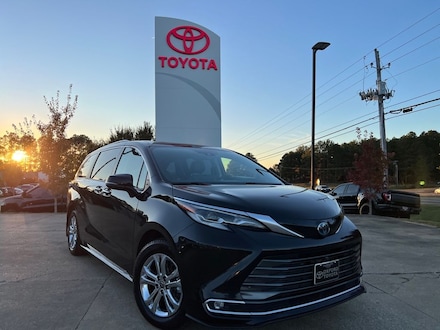 2022 Toyota Sienna Platinum Van Passenger Van
