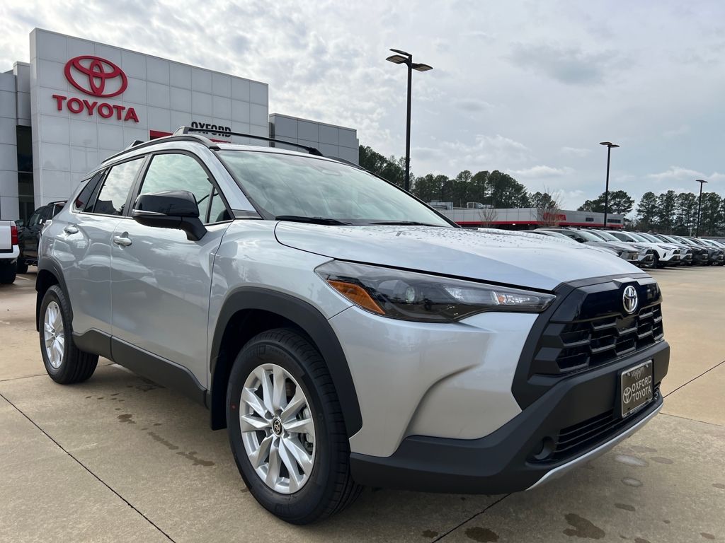 2026 Toyota Corolla Cross LE's photo