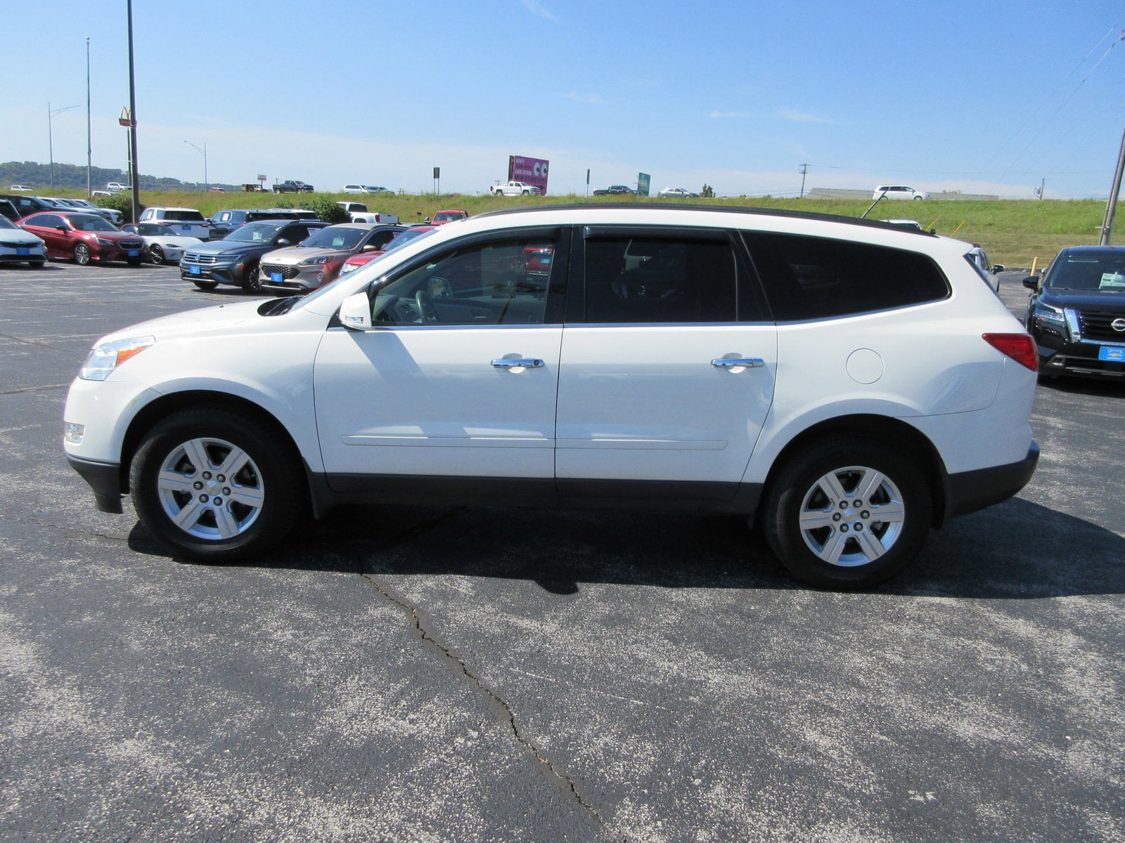 Used 2011 Chevrolet Traverse 2LT with VIN 1GNKVJED2BJ369510 for sale in Ozark, MO