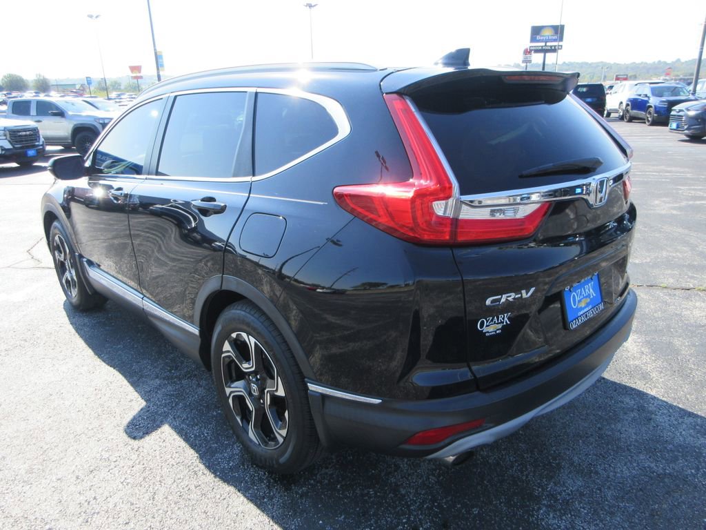 2017 Honda CR-V Touring photo 2