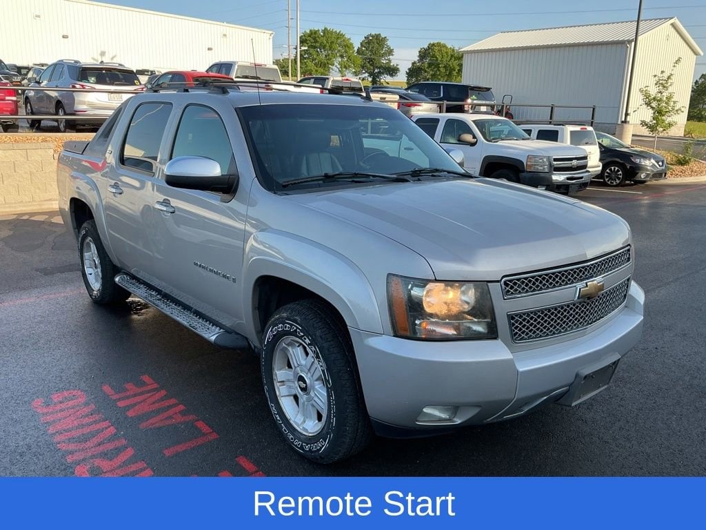 Used 2007 Chevrolet Avalanche LT with VIN 3GNFK12327G224546 for sale in Ozark, MO