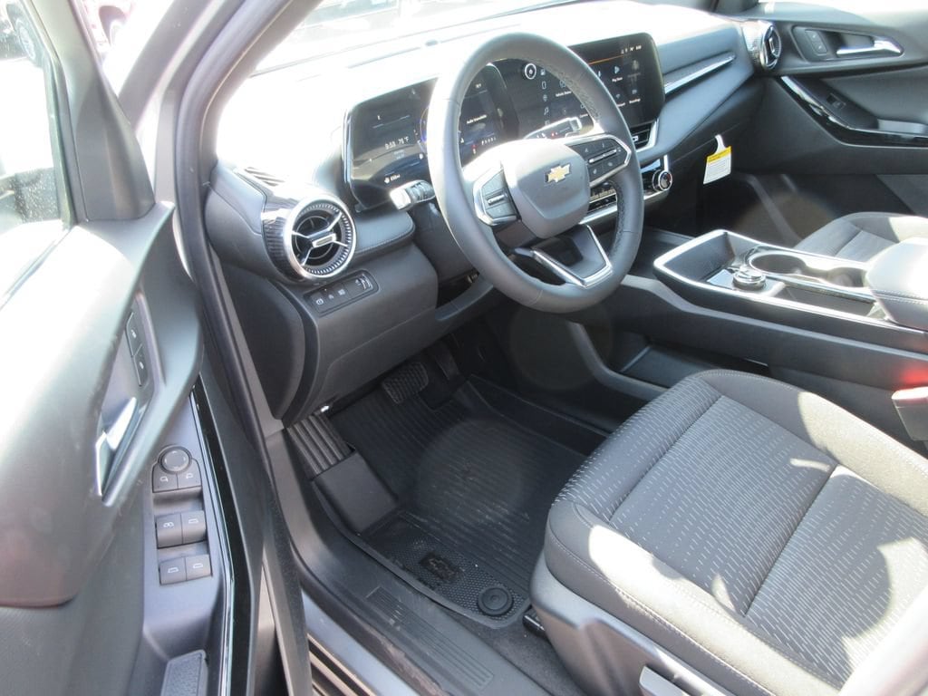 2027 Chevrolet Equinox LT - Photo 11