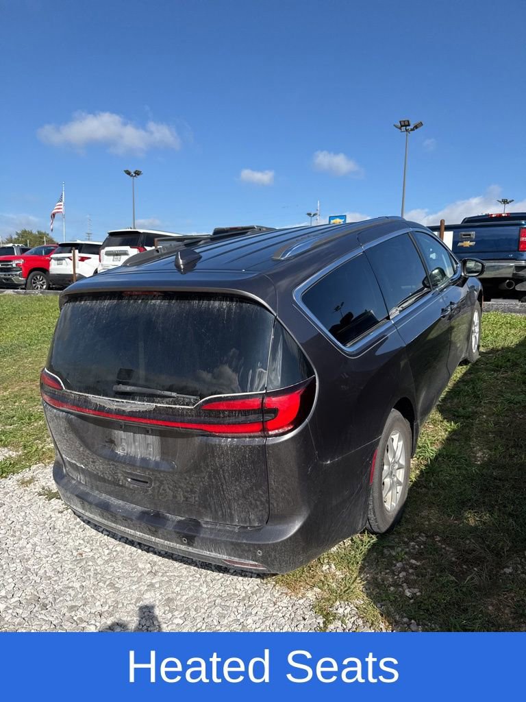 2021 Chrysler Pacifica Touring L photo 3
