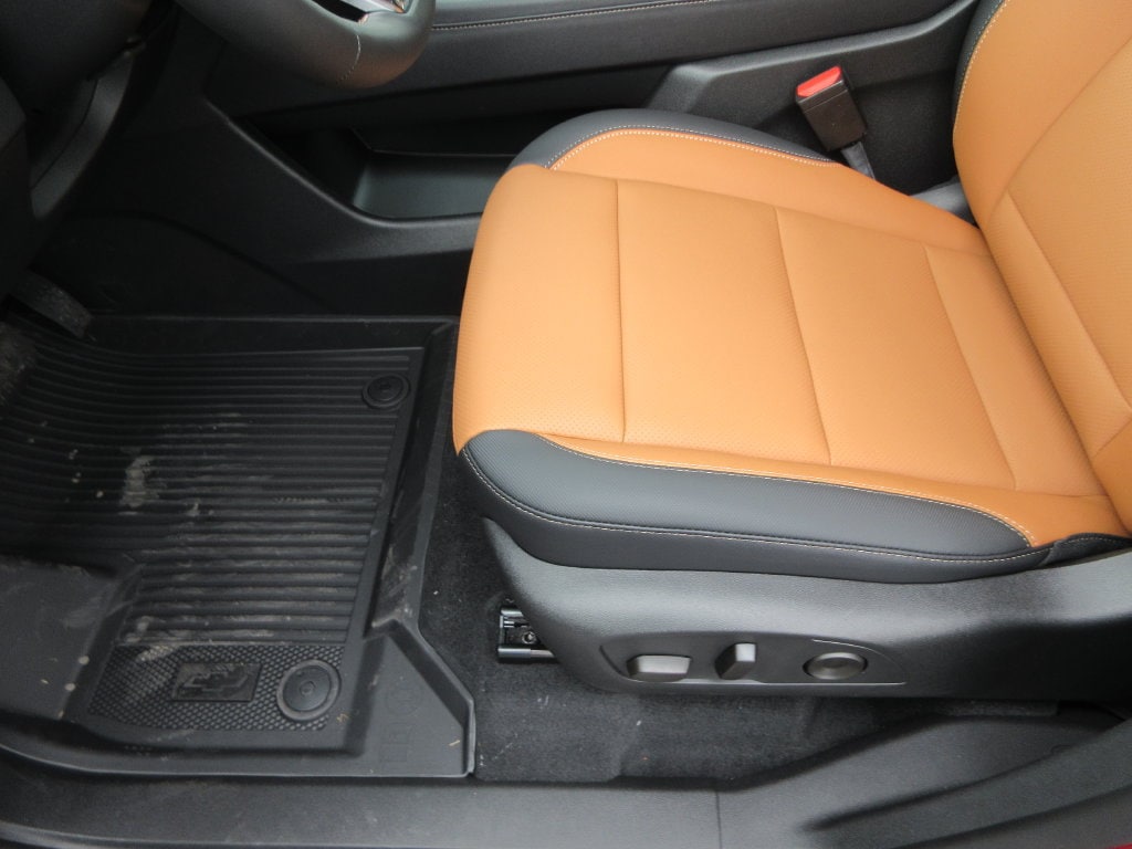2027 Chevrolet Traverse Z71 - Photo 23