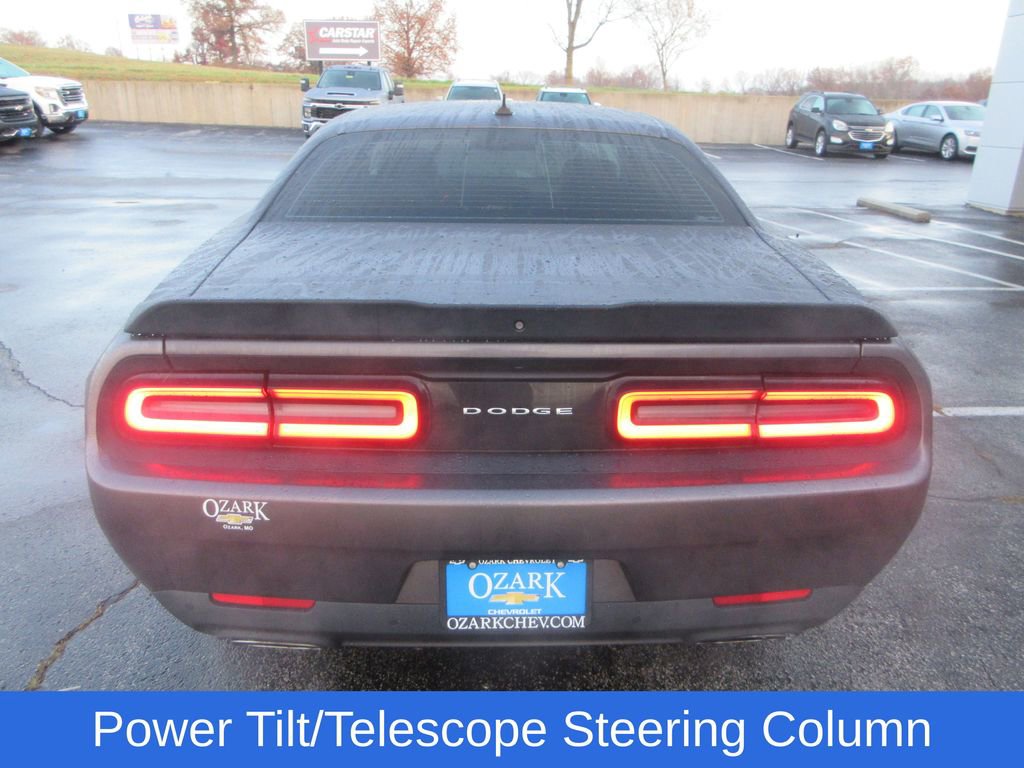 2016 Dodge Challenger R/T Scat Pack photo 4