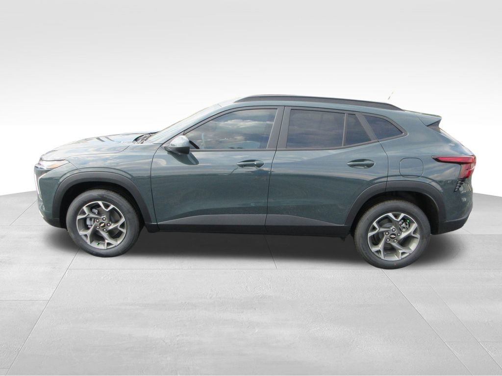 2026 Chevrolet Trax LT photo 2