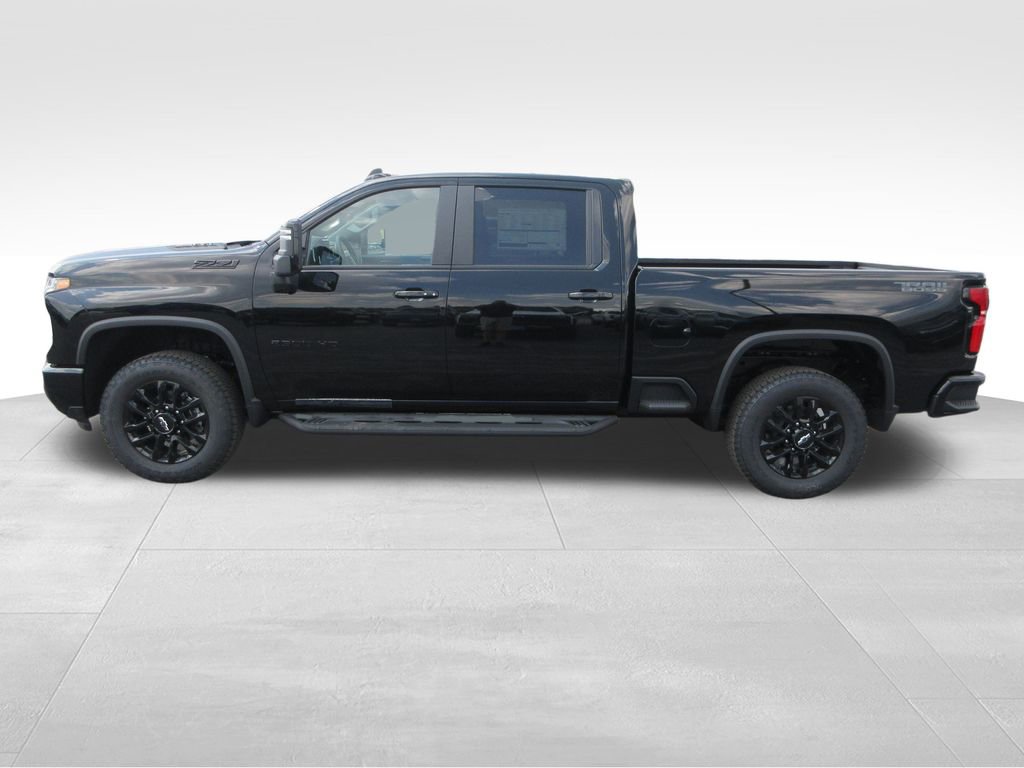2026 Chevrolet Silverado 2500HD LT photo 2