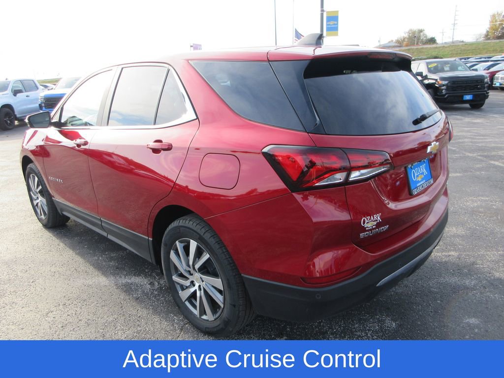 2024 Chevrolet Equinox LT photo 2