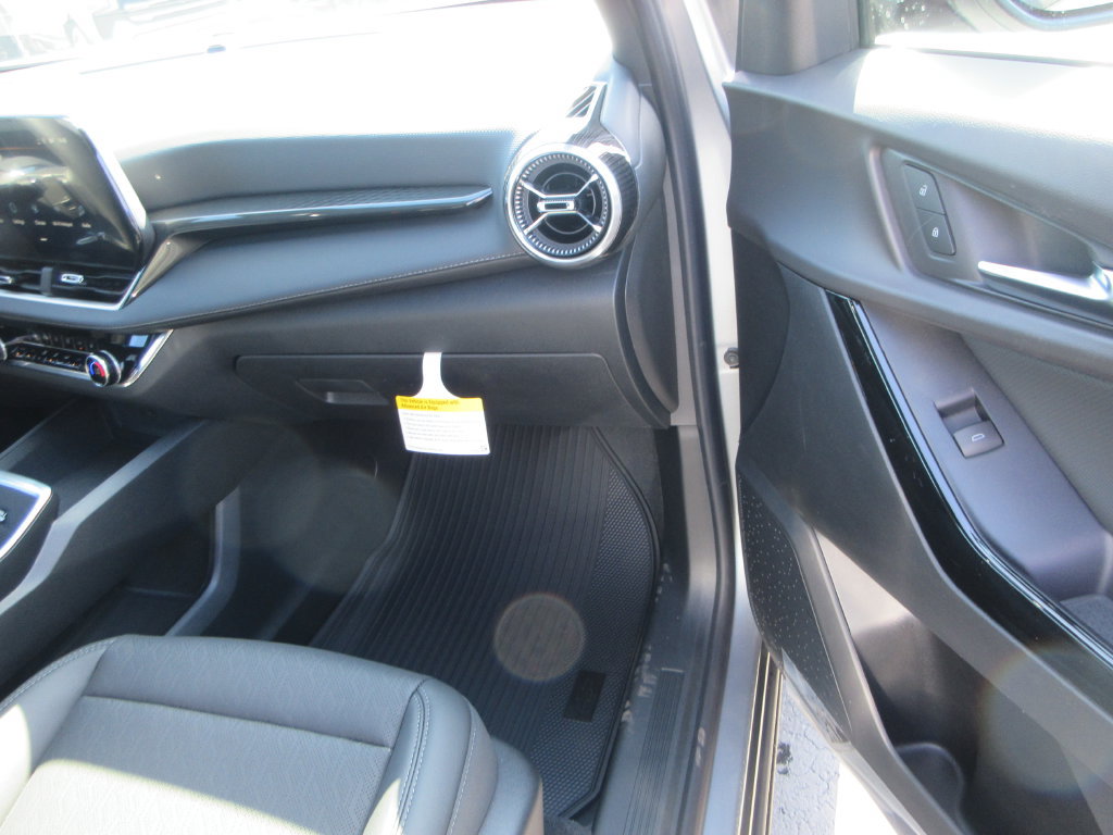 2027 Chevrolet Equinox LT - Photo 18