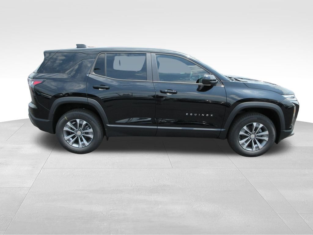 2027 Chevrolet Equinox LT - Photo 7