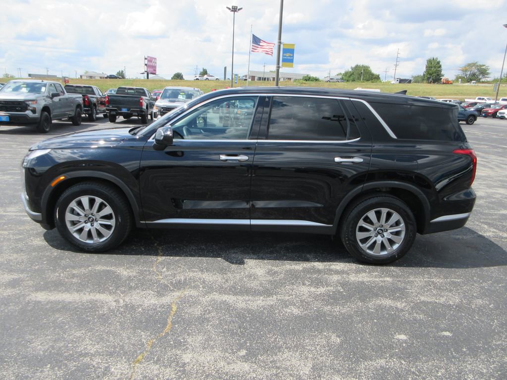2023 Hyundai Palisade SE photo 2