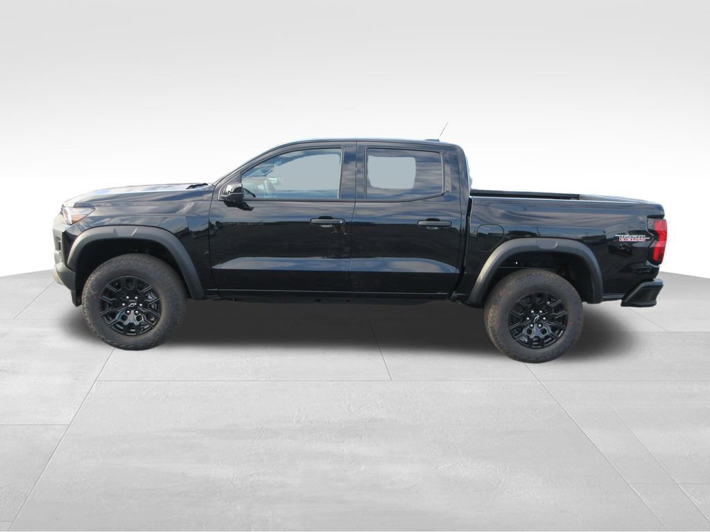 2026 Chevrolet Colorado Trail Boss photo 2
