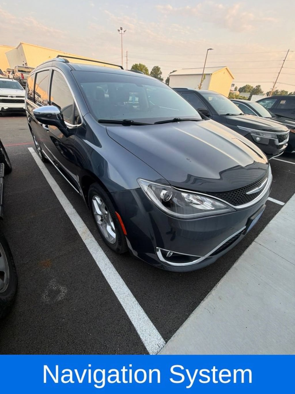Used 2020 Chrysler Pacifica Limited Minivan