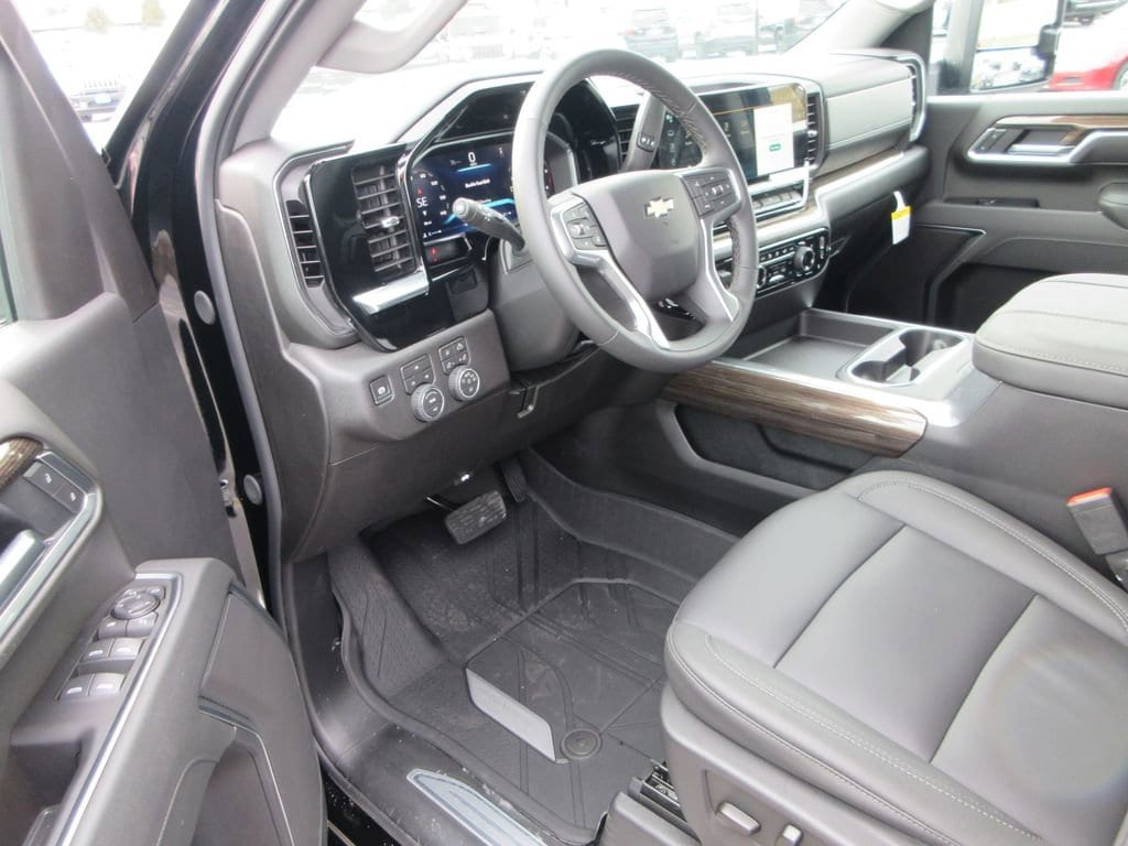 2026 Chevrolet Silverado 3500 HD LT - Photo 15