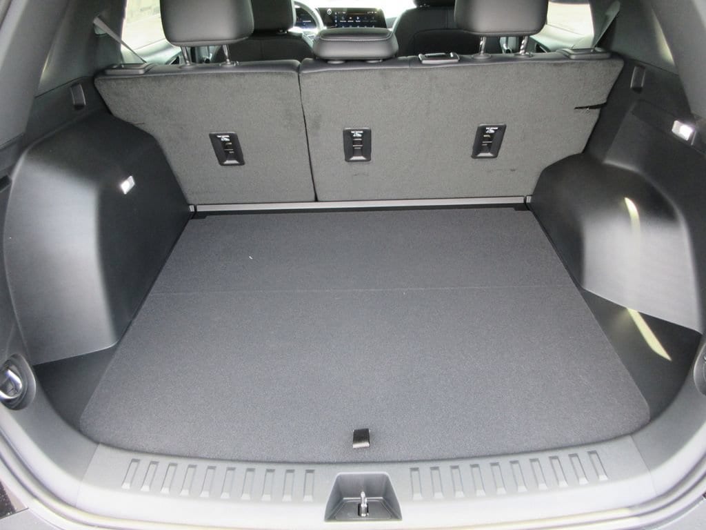 2027 Chevrolet Equinox LT - Photo 12