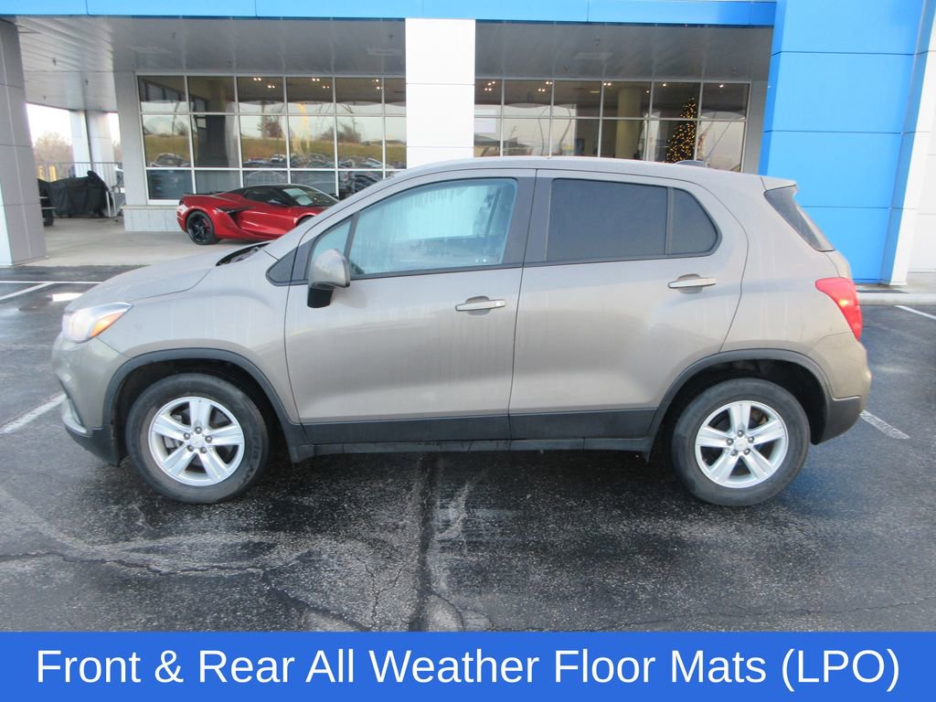 2020 Chevrolet Trax LS photo 2