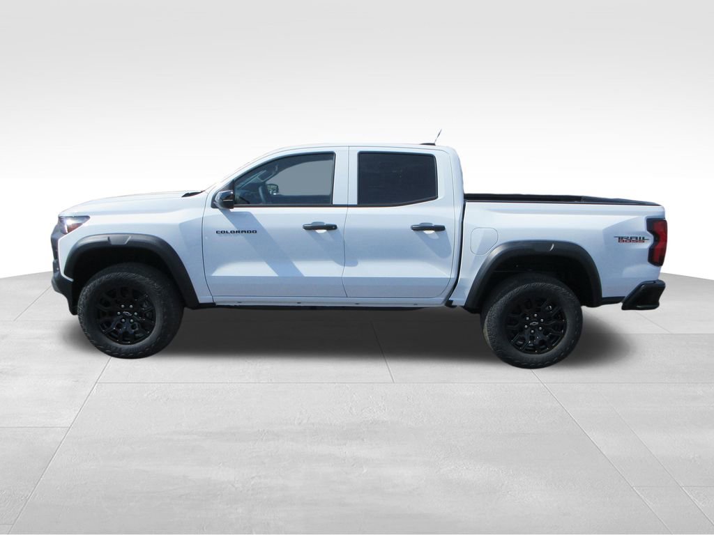 2026 Chevrolet Colorado Trail Boss photo 2
