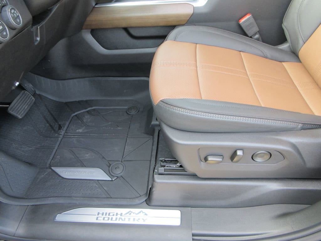 2026 Chevrolet Silverado 3500 HD High Country - Photo 22